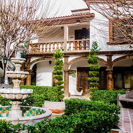 Hotel Suites El Paseo ซิวดัด ฮัวเรซ ภายนอก รูปภาพ