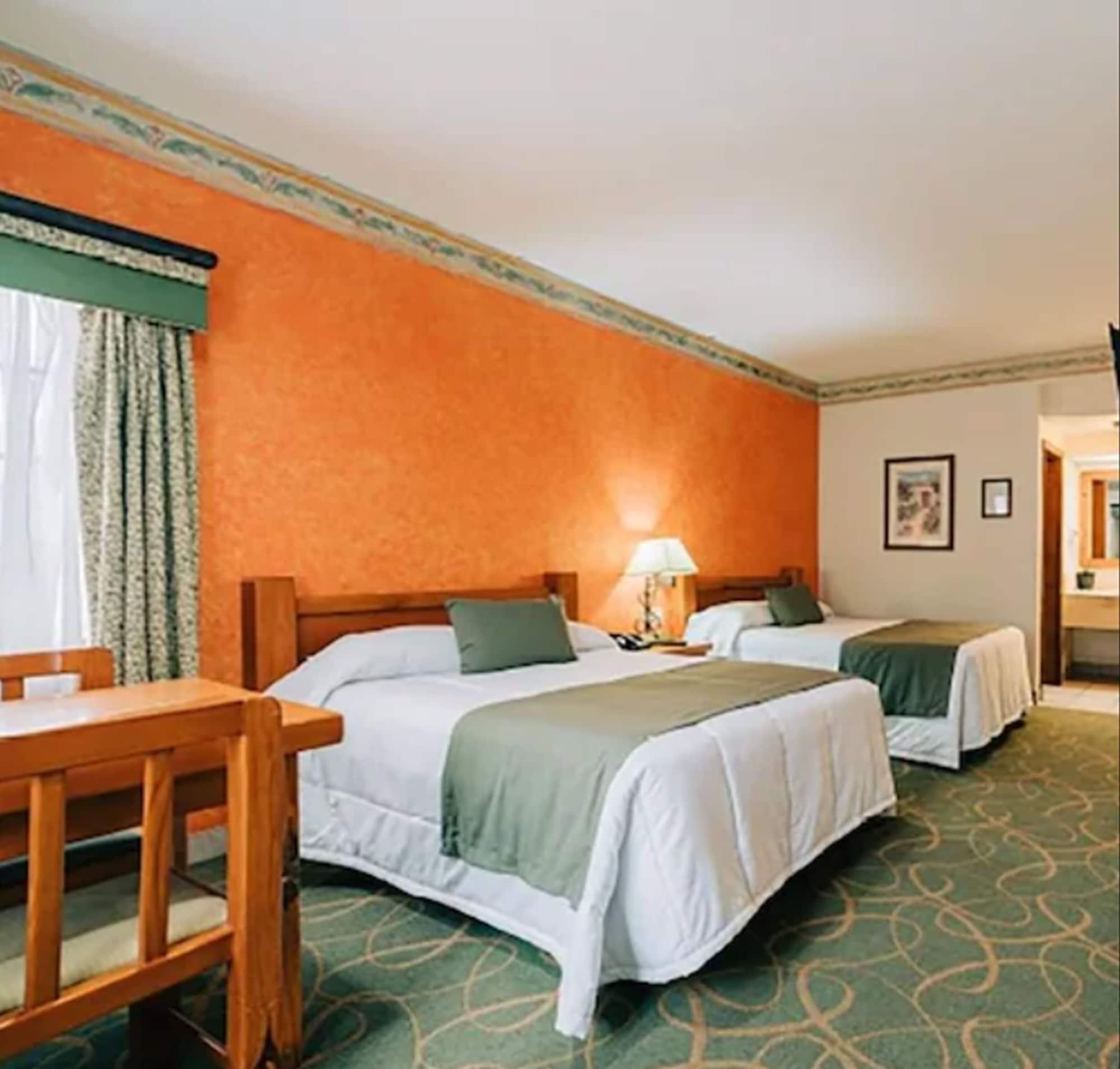 Hotel Suites El Paseo ซิวดัด ฮัวเรซ ภายนอก รูปภาพ