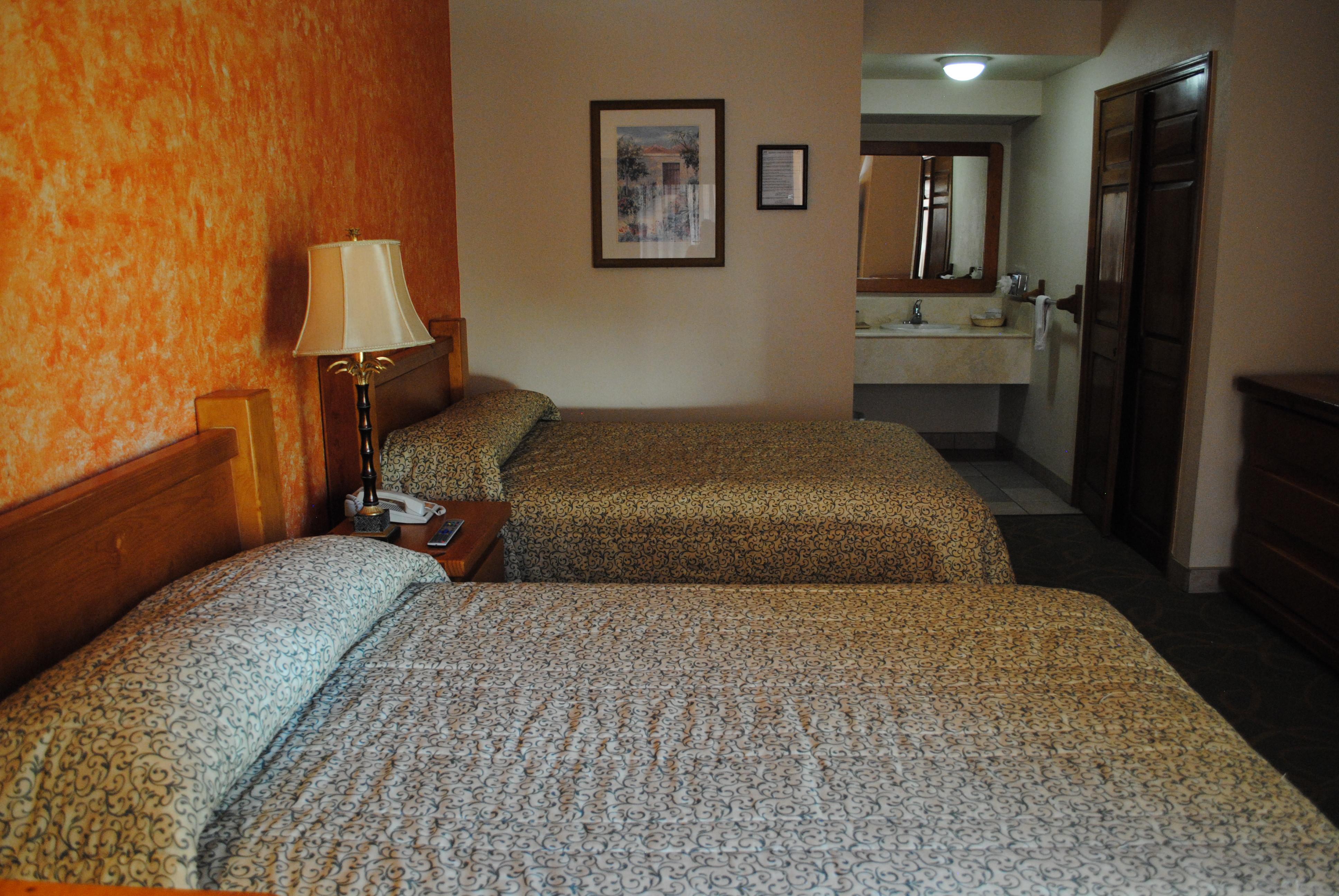 Hotel Suites El Paseo ซิวดัด ฮัวเรซ ภายนอก รูปภาพ