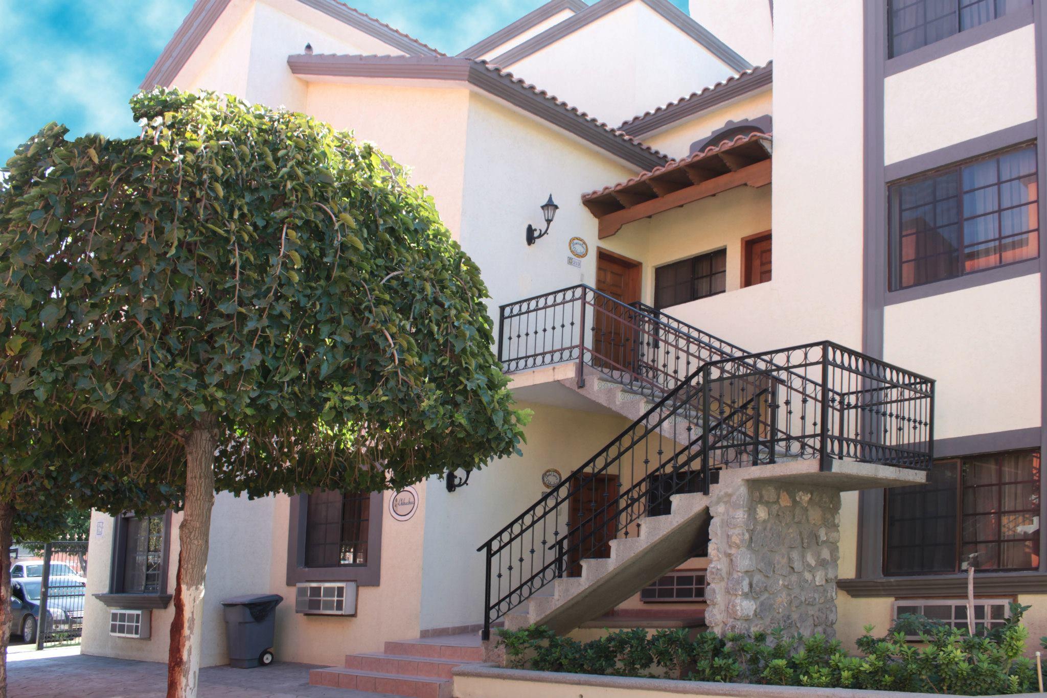 Hotel Suites El Paseo ซิวดัด ฮัวเรซ ภายนอก รูปภาพ