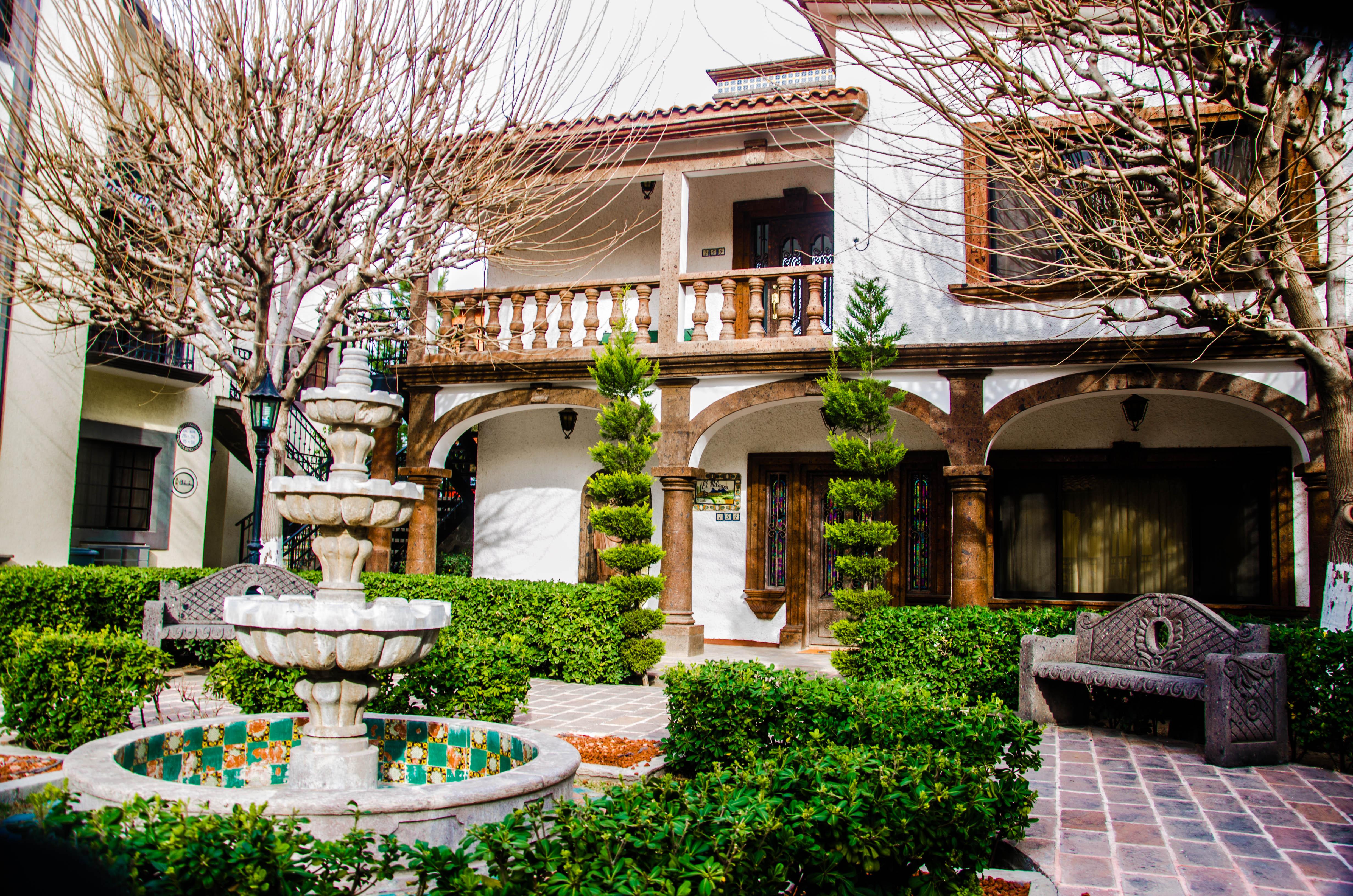 Hotel Suites El Paseo ซิวดัด ฮัวเรซ ภายนอก รูปภาพ