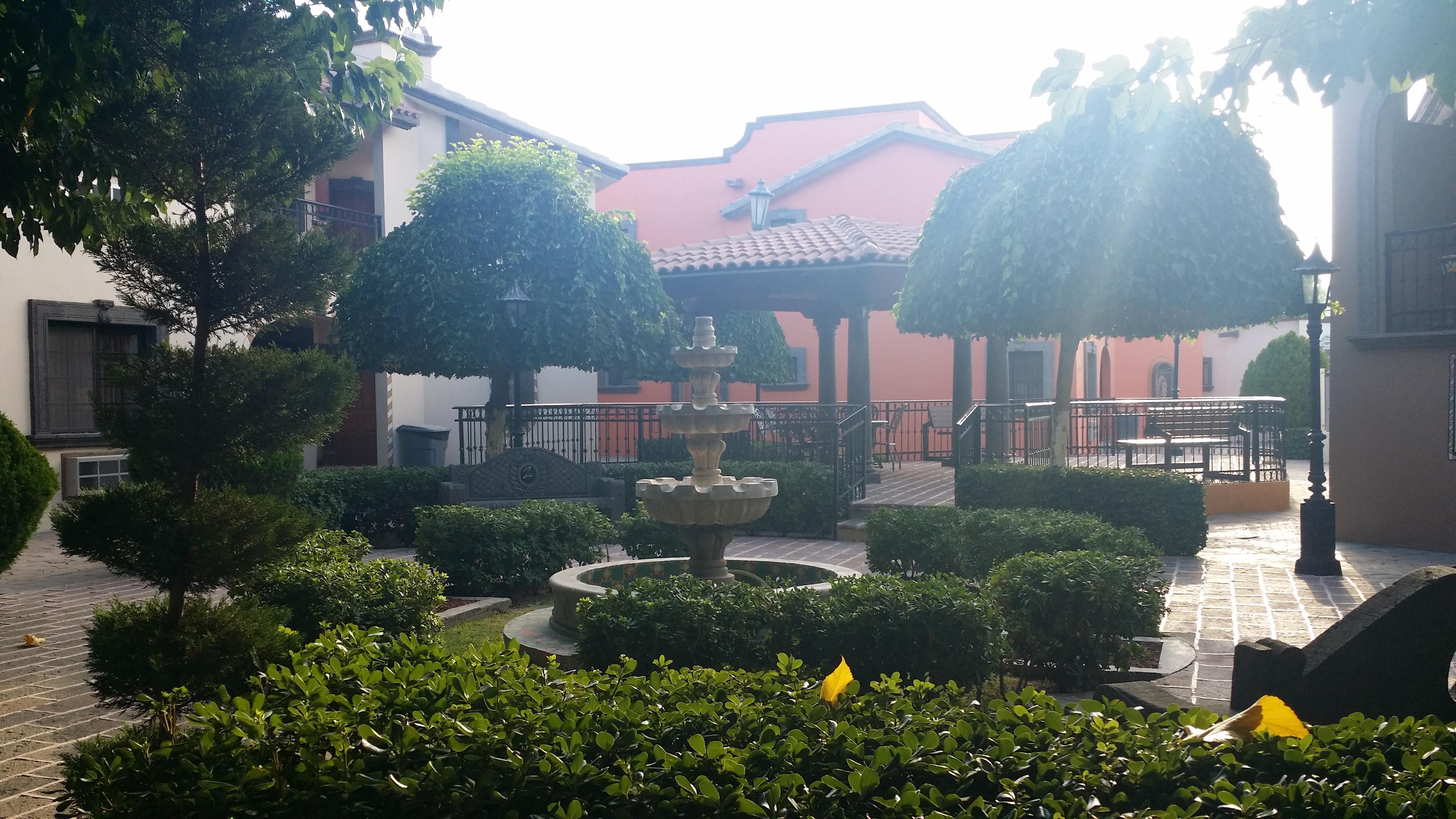 Hotel Suites El Paseo ซิวดัด ฮัวเรซ ภายนอก รูปภาพ