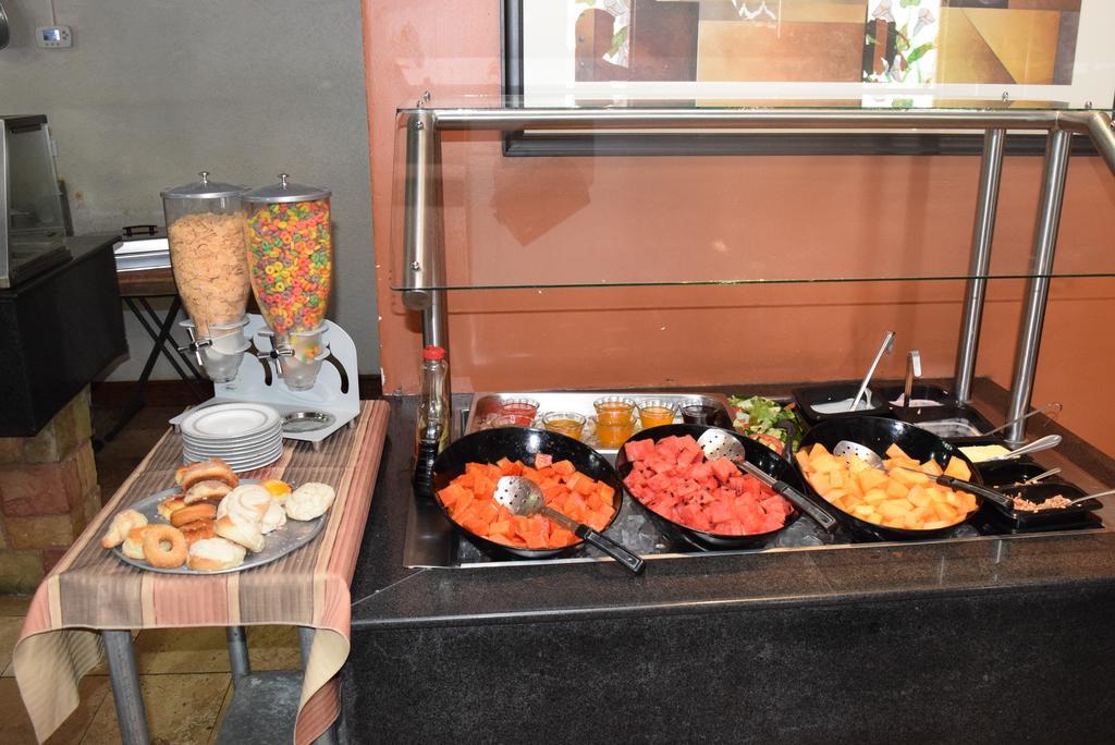 Hotel Suites El Paseo ซิวดัด ฮัวเรซ ภายนอก รูปภาพ
