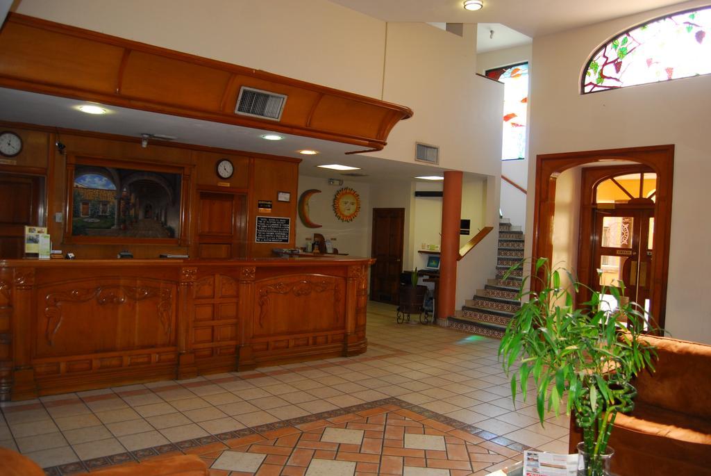 Hotel Suites El Paseo ซิวดัด ฮัวเรซ ภายนอก รูปภาพ